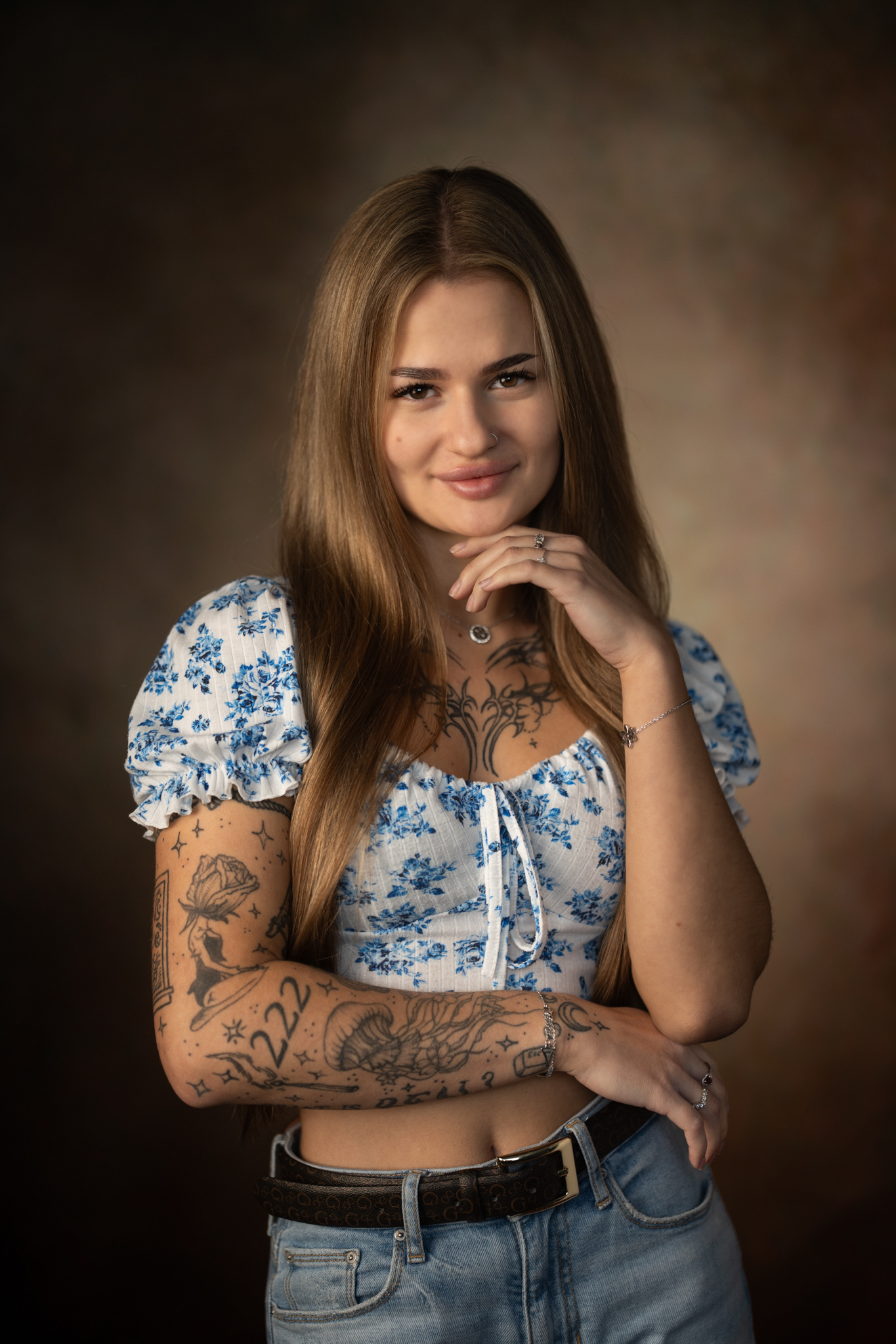 Portret studyjny z zielenią